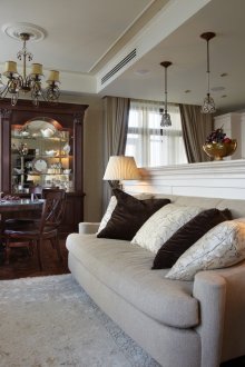 Combined living-dining room in the neoclassical style