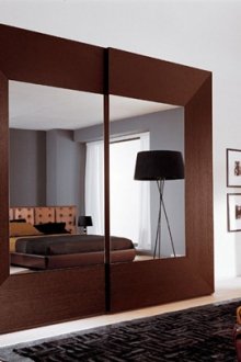 Плъзгащ се гардероб от масива