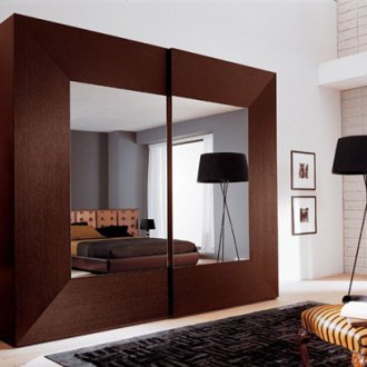 Cermin di dalam bilik tidur