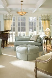 Елегантен декор за всекидневна във френски стил