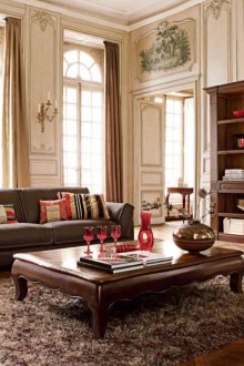 Бежова и кафява дневна в класически стил