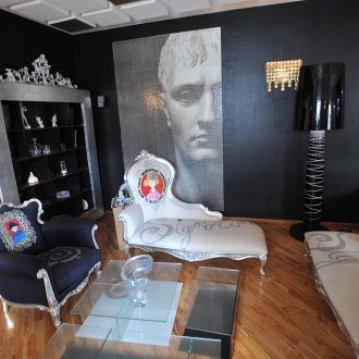 Черен и бял кич хол