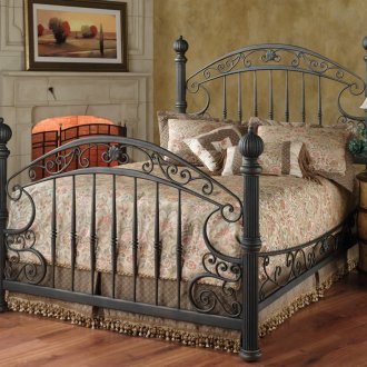 Черно легло от ковано желязо в спалнята