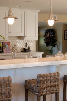 Плетени столове за домашен бар