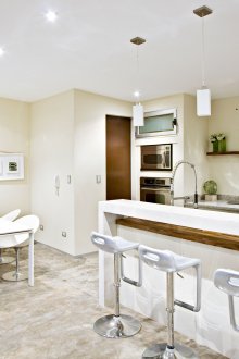 Бар столове в интериора на модерна кухня