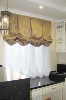 Красиви френски завеси в кухнята