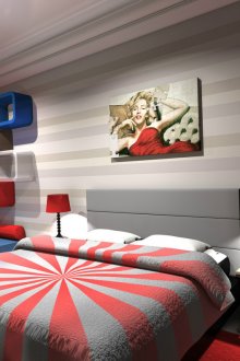 Осветление за спалня в поп арт