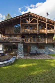 Къща в стил алпийска хижа