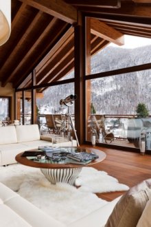 Панорамен остъклен интериор