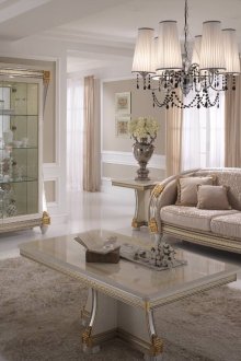 Барокова всекидневна в пастелни цветове