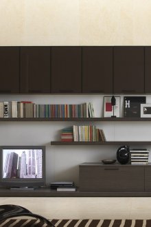 Тъмно пързалка във вътрешността на хола