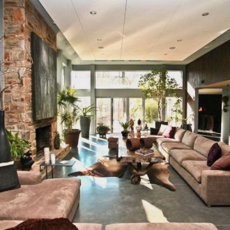 Дневна в еко стил с големи дивани