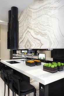 Красива монохромна кухня