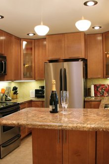 Ярко осветление на кухнята