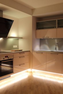 Прожектори и ярко осветление на кухнята