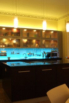 Престилка с подсветка в кухнята