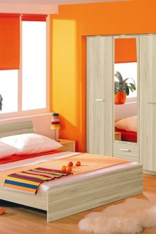 Бежова оранжева спалня