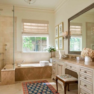 욕실 내부의 베이지 색조