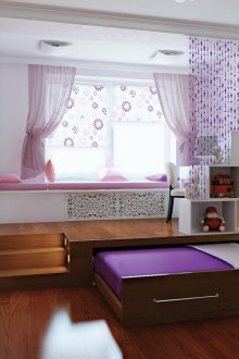 Тийнейджърска стая с подиум.