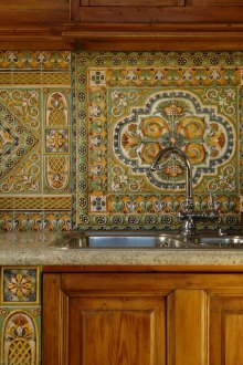 Красива кухненска престилка в руски стил