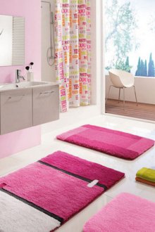 Многоцветни аксесоари за розова баня