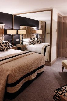 Подова лампа в спалнята