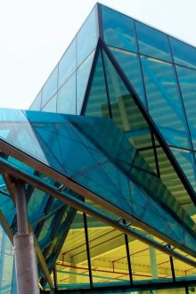 Необичайно остъкляване на сгради