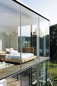 Панорамно остъкляване на фасадата на къщата