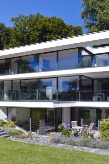 Остъкляване на триетажна къща