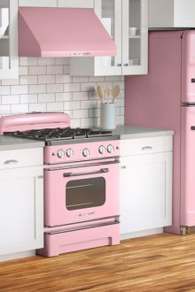 Розов и бял кухненски комплект