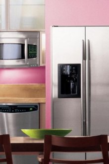 Розови стени и кухненски декор