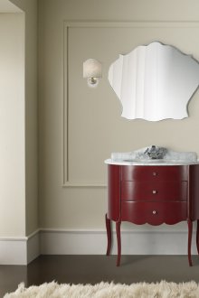 Червен и бял шкаф за арт деко в банята