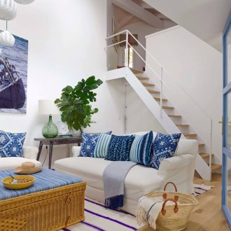 Salón blanco y azul