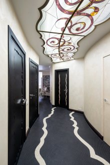 Corridor stained glass lighting