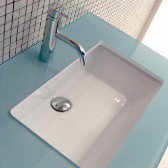 Kaunter meja di bilik mandi