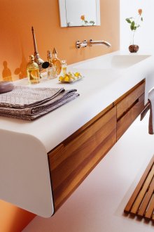 Putih dan Brown Vanity Top