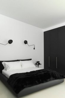 Bilik tidur hi-tech hitam dan putih