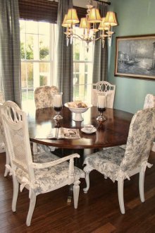 Калъфи за столове в класически интериор