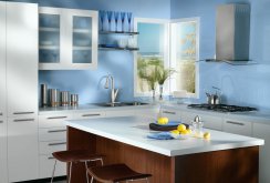 Blue, white and brown colors in the interior of the kitchen