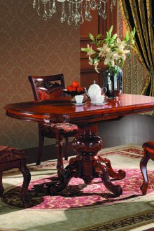 Трапезна маса и столове от червен орех