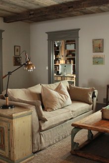 Мебели за хол в бежово и сиво в селски стил