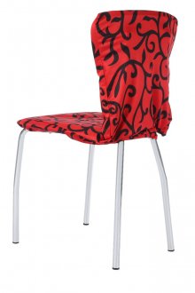 Червено и черно покривало на стола