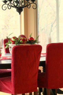Червени и сиви покривки за столове