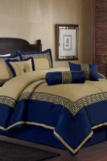 Tempat tidur biru dan beige di bilik tidur