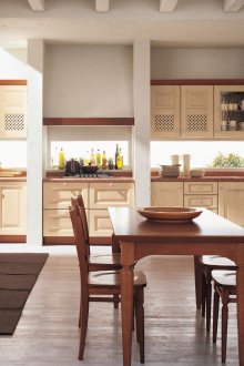 Бежово кафяви кухненски мебели