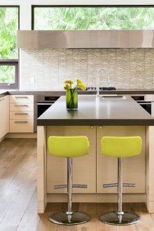 Бежово-черен кухненски комплект