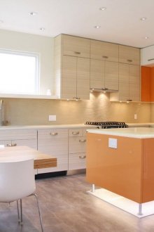 Бежови фасадни кухненски слушалки