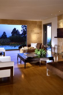 Кафяви и бели мебели за хол в стил Арт Нуво