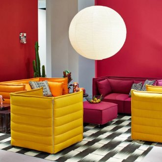 Розови и жълти акценти в хола