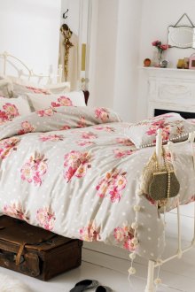 Бяло легло от ковано желязо в стил Прованс